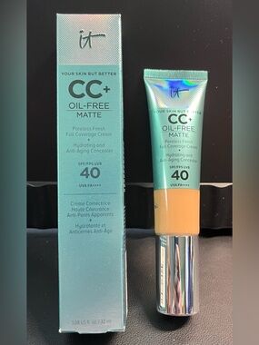 IT Cosmetics CC+ Oil-Free Matte Cream - Medium/Tan - SPF 40 - 1.08 Oz
